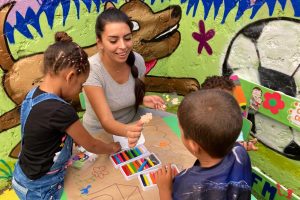 Equipo comunal de Chile Crece Contigo Antofagasta realizó operativo de entrega de materiales para niñas y niños de residencias familiares
